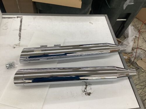 SharkRoad Motorcycle Mufflers - Lot 546