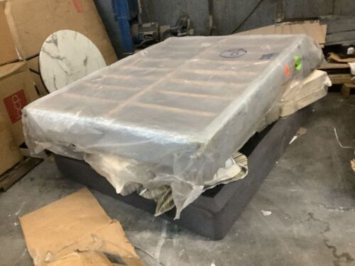 Lot of (2) Queen Mattress Foundations & (1) Twin Mattress  - Lot 702
