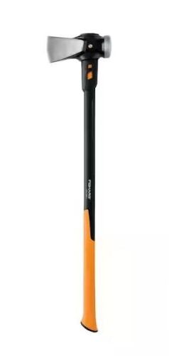 Fiskars IsoCore 8 lbs. Forged Steel Splitting Maul with 36 in. Fiberglass Core Handle  - Lot 454