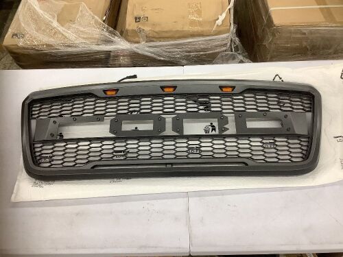 Grille for 04-08 Ford F150  - Lot 487