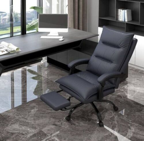 Vinsetto Black Faux Leather Massage Chair  - Lot 41