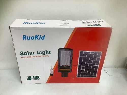 Solar Light, Appears New, Sold as is - Lot 500B