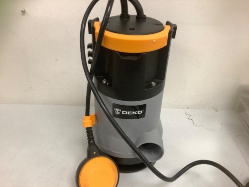 Submersible Pump, Appears new, Sold as is - Lot 501B