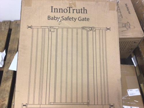 InnoTruth Baby Gate, E-Comm Return - Lot 543