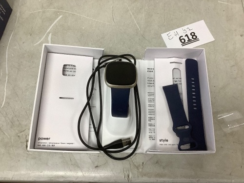 Fitbit Versa 3 - Lot 618