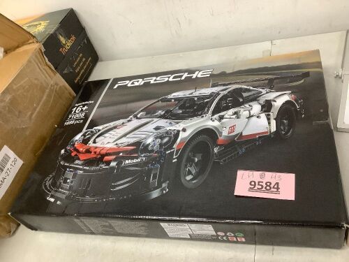 Porsche 911 Race Car Building Set - Lot 9584