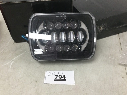 Set of 2 Fog Lights - Lot 794