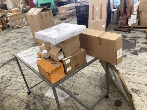 Lot of Assorted Automotive Items - Lot 552