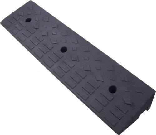 3.9" Rise Rubber Curb Ramp 38.6" x 9.8"  - Lot 598