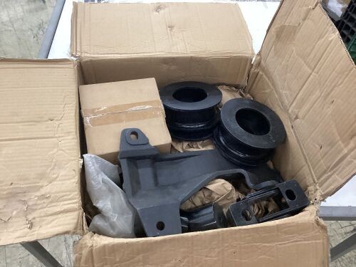 Ford F250/F350 Super Duty 4WD 2.5" Front Leveling Kit  - Lot 367