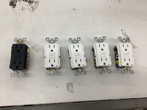 Lot of (5) GFCI Outlets  - Lot 755