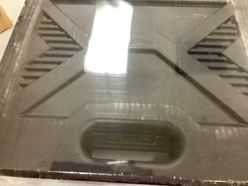 storage bin for vehicle  - Lot 774