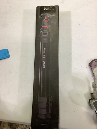 tripod  - Lot 807