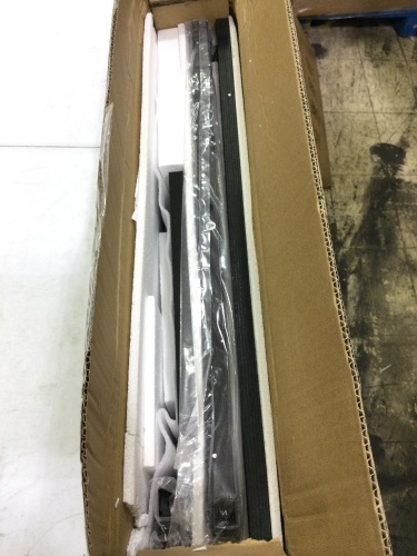 L shaoed desk  - Lot 810