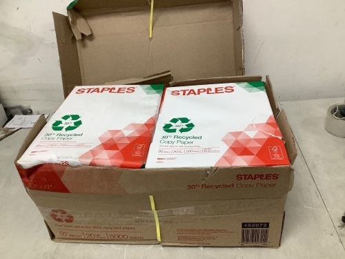 STAPLES 30% Recycled Copy Paper LETTER 8.5" x 11" - Lot 904