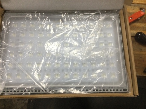 LED Light - Lot 940