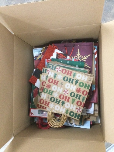 Box of Christmas Bags - Lot 957