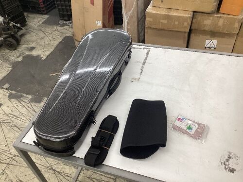 Violin Case - Doesn't Line Up  - Lot 681