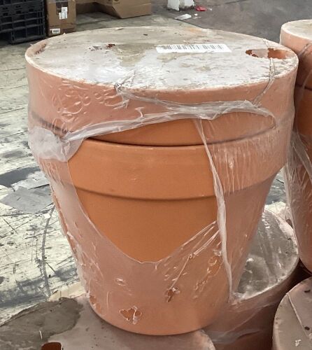 14" Terra Cotta Clay Pot, Set of 2  - Lot 652