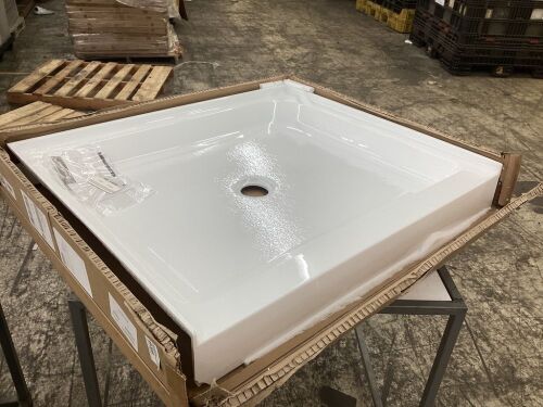 Swiss Madison Voltaire 42 in. x 36 in. Acrylic Single-Threshold Center Drain Shower Base in White - Damaged Corner  - Lot 80