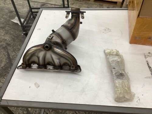 Catalytic Converter Exhaust Manifold  - Lot 526