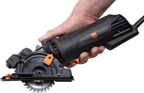 WEN 4.2-Amp 3-3/8-Inch Plunge Cut Compact Circular Saw with Laser, Carrying Case, and Three Blades (36704) - Lot 455A