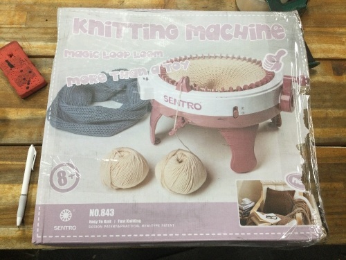 Knitting Machine - Lot 1031