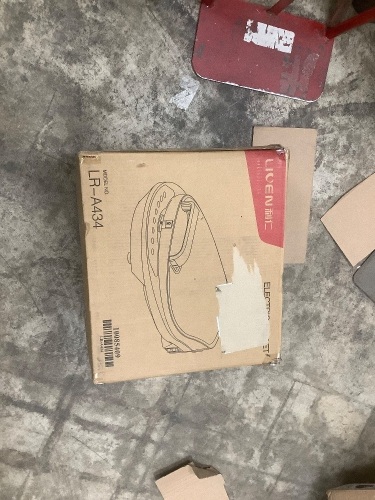 Liven Electric Skillet - Lot 1273