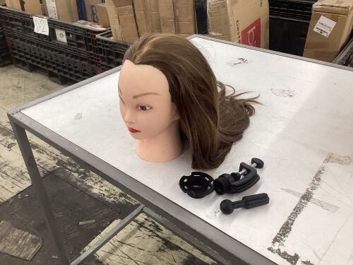 Practice Mannequin Head  - Lot 460