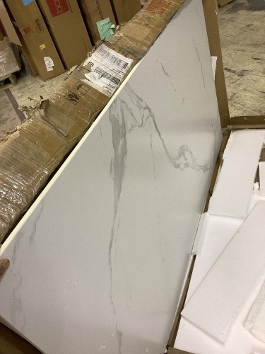 White Marble tile - Lot 195