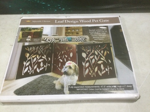 Leaf Design Wood Pet Gate - Lot 922