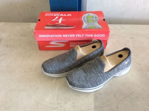 Skechers Women's Go Walk 4 Achiever Shoes, Size 10 - Lot 1053