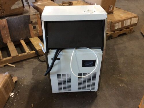 VEVOR 110V Commercial Ice Maker - Lot 1074
