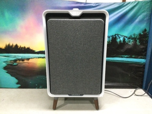 BISSELL air320 Smart Air Purifier with HEPA and Carbon Filters - Lot 379