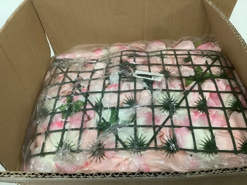 Omldggr Artifical Flower Wall Panel - Lot 1641