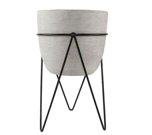 Flora Bunda 12.5 in. H Gray Cement Concrete Planter on Metal Stand   - Lot 715