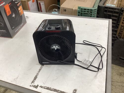 Vornado Velocity 3 Whole Room 1500-Watt 5118 BTU Electric Space Fan Heater, Adjustable Thermostat and Safety Features, Black  - Lot 608