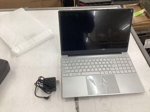 Laptop Computer - Lot 554