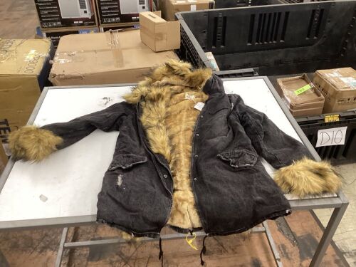 Denim & Faux Fur Coat, XL  - Lot 315