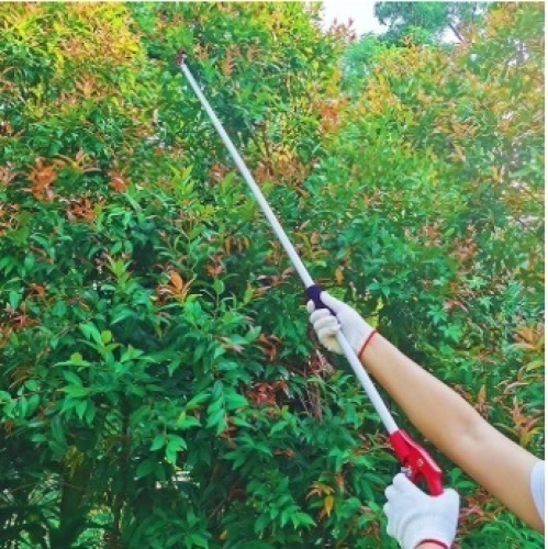 Tree Trimmer, 6 Foot Pole Pruner, Long Reach Pruning Shears, Cut and Hold Garden Clippers, Aluminum Lightweight Handle Fruit Picker, Branch Bypass Loppers - Lot 174