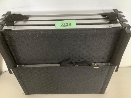 Pet Steps - Lot 2228