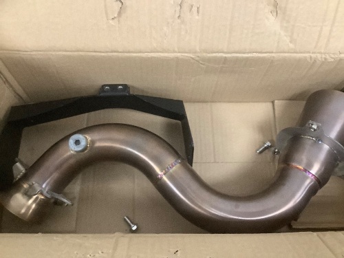 Exaust Pipe/Mount (Unknown Vehicle) - Lot 9685