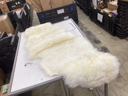 Faux Fur Rug  - Lot 585