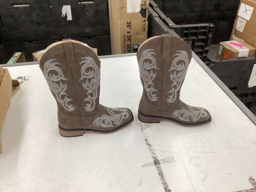 Women's Western Boots, Size 38 - Lot 595