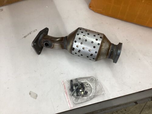 Lot of (3) Catalytic Converter  - Lot 724