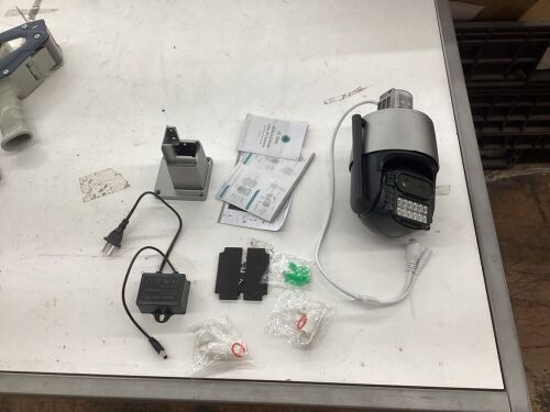 iC See WiFi 4G Dual Lens IP Security Camera  - Lot 755