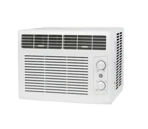 GE 5,000 BTU 115V Window Air Conditioner Cools 150 Sq. Ft. in White  - Lot 99