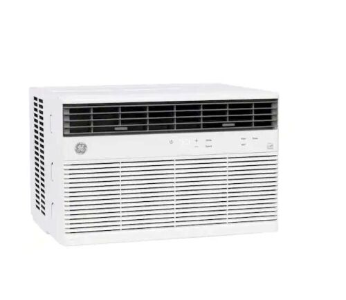 GE 8,000 BTU 115V Window Air Conditioner Cools 350 Sq. Ft. with SMART technology, ENERGY STAR and Remote in White  - Lot 134