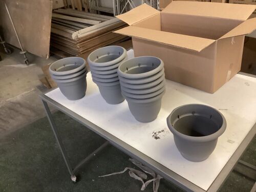 Lot of (16) Bloem Ariana Self-Watering Plastic Planter - Lot 647