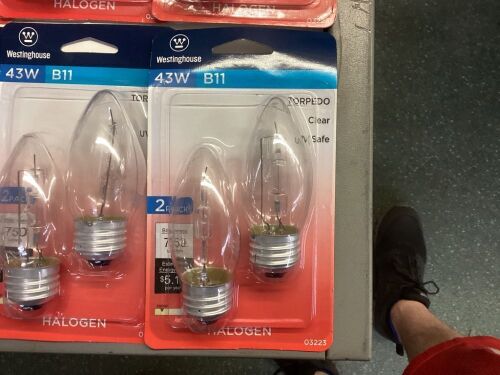 Lot of (72) Westinghouse 43 W B11 Decorative Halogen Bulb 750 lm Warm White, 2 Pack  - Lot 571